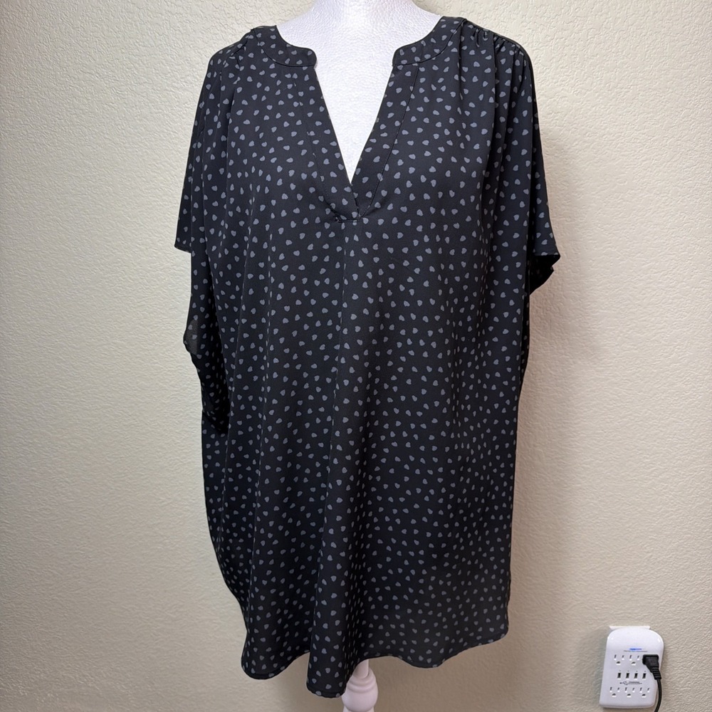 EVRI Blouse 2X Women Black Heart Print V Neck Short Sleeve Sheer Poncho Tunic To